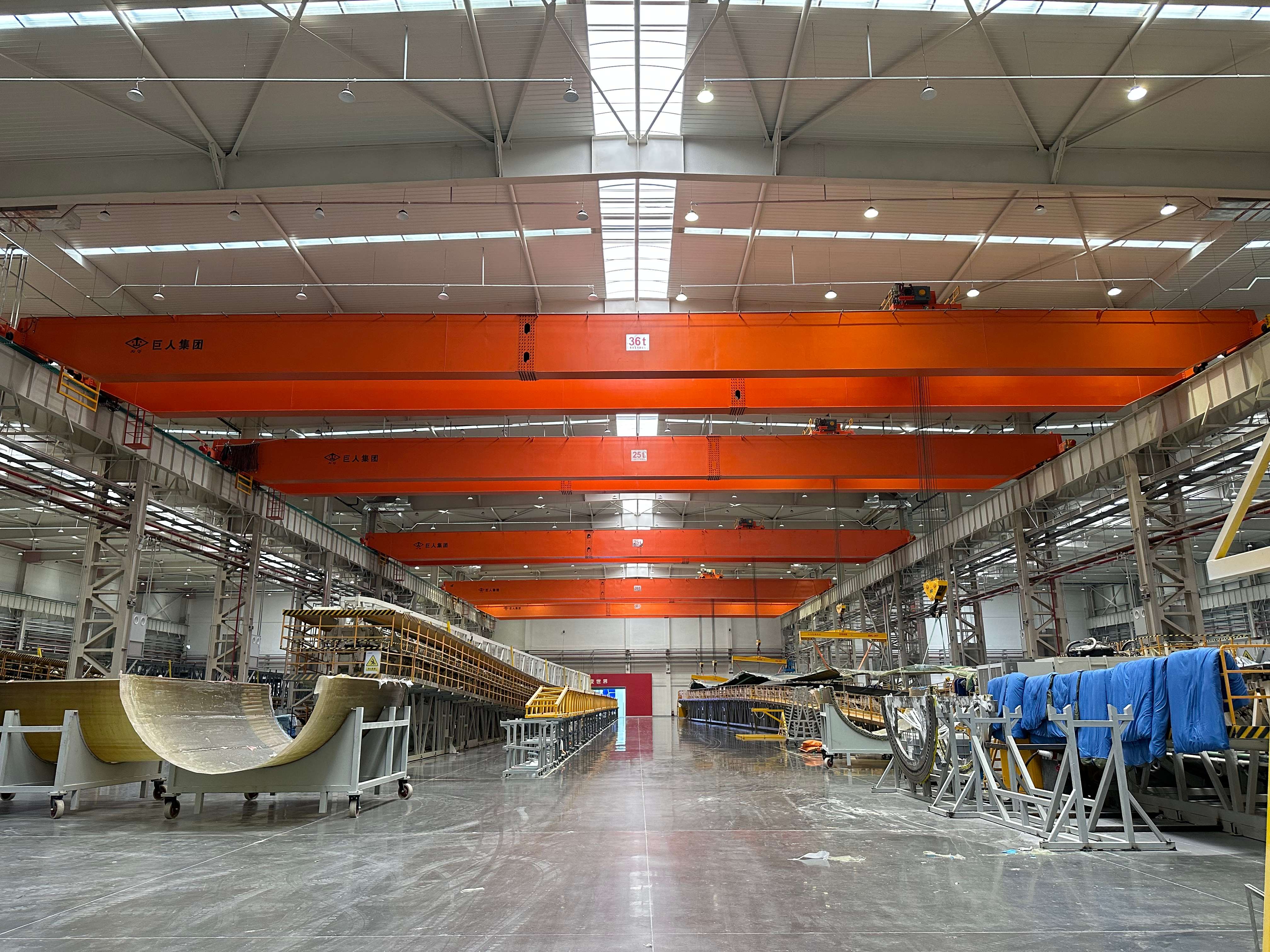 新型雙梁吊鉤橋式起重機(jī)