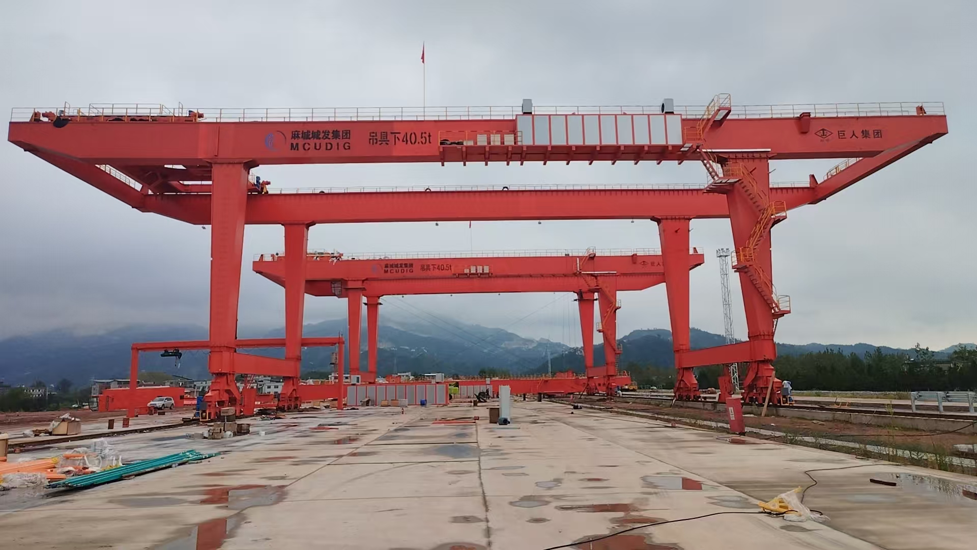 軌道式集裝箱門式起重機