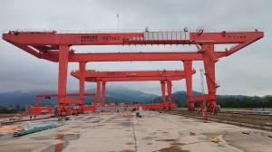 軌道式集裝箱門(mén)式起重機(jī)